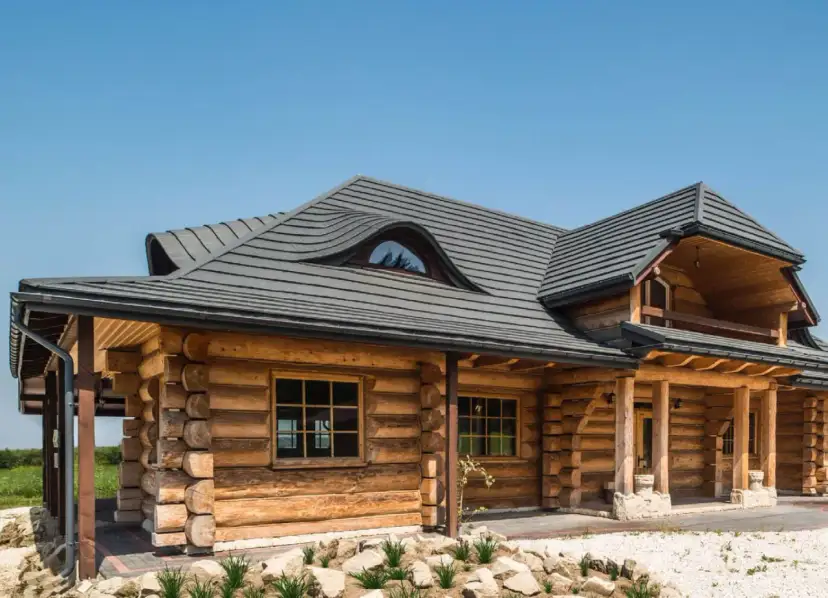 Jaki dach do drewnianego domu? Odkryj najlepsze opcje i koszty