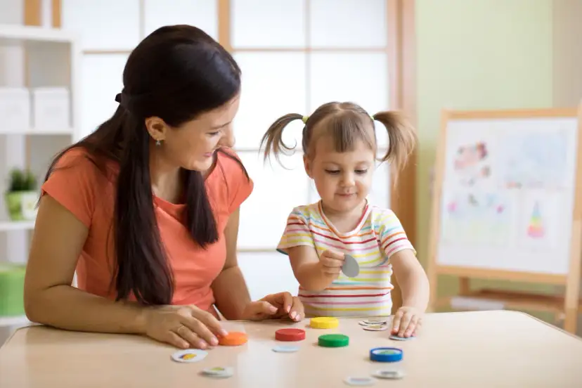 Ile zarabia opiekunka do 3 dzieci? Zaskakujące stawki i fakty