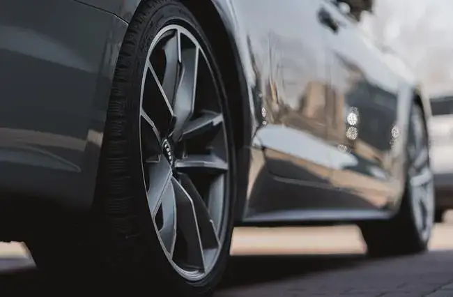 Felgi 8,5 cala jakie opony wybrać, aby uniknąć problemów z bezpieczeństwem?