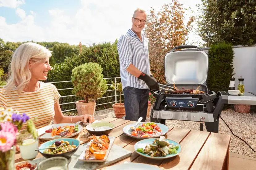 Jaki grill elektryczny? Wybierz idealny model do bloku i na taras!