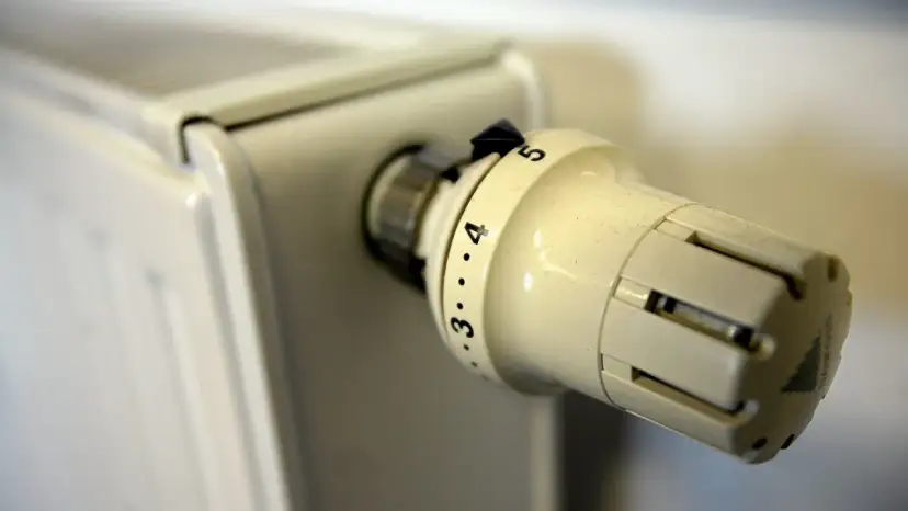 Kiedy grzeją w blokach? Prawa, temperatury i nowe zasady 2025/2026