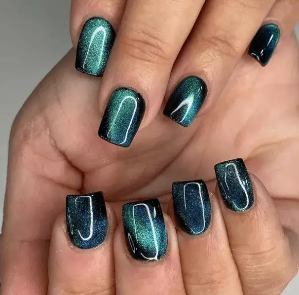 Kocie oko na paznokciach: Zrób hipnotyzujący efekt krok po kroku