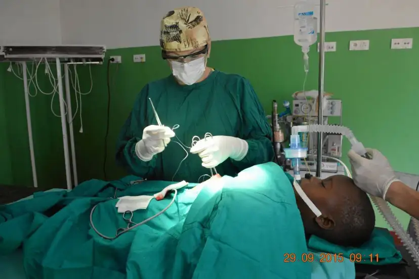 Chirurgiem: Moja historia, od studiów po salę operacyjną. Czy warto?