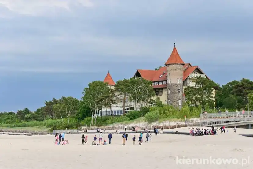 Łeba: Co zwiedzić? Odkryj atrakcje i zaplanuj idealny urlop!