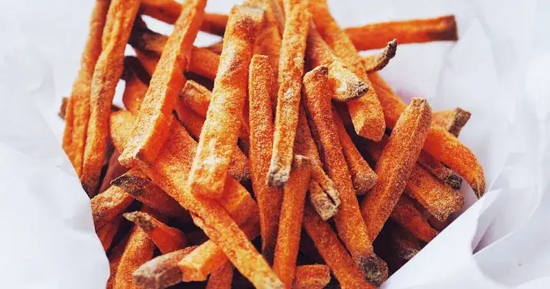 Jak idealnie piec bataty frytki w piekarniku, aby były chrupiące