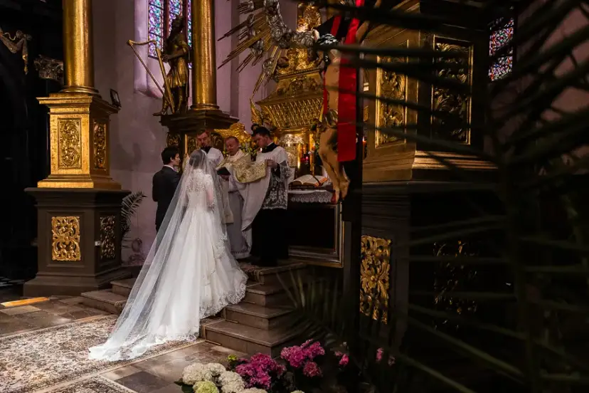 Ile trwa msza w rycie trydenckim? Zaskakujące różnice w czasie