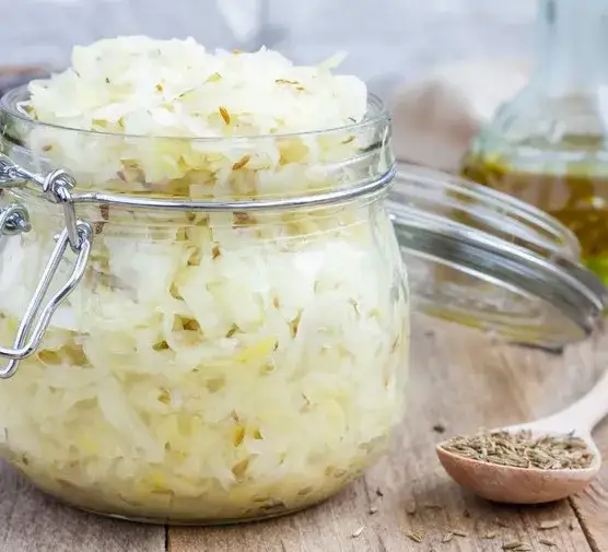 Ile gotować kapustę kiszoną na farsz, aby uniknąć twardości?