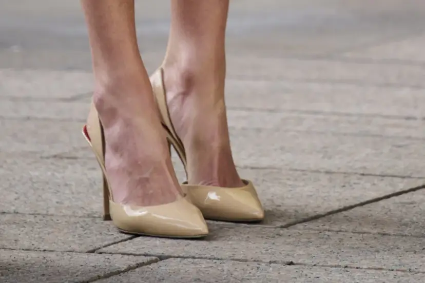 Beżowe szpilki do czego nosić? Odkryj idealne stylizacje i błędy do uniknięcia