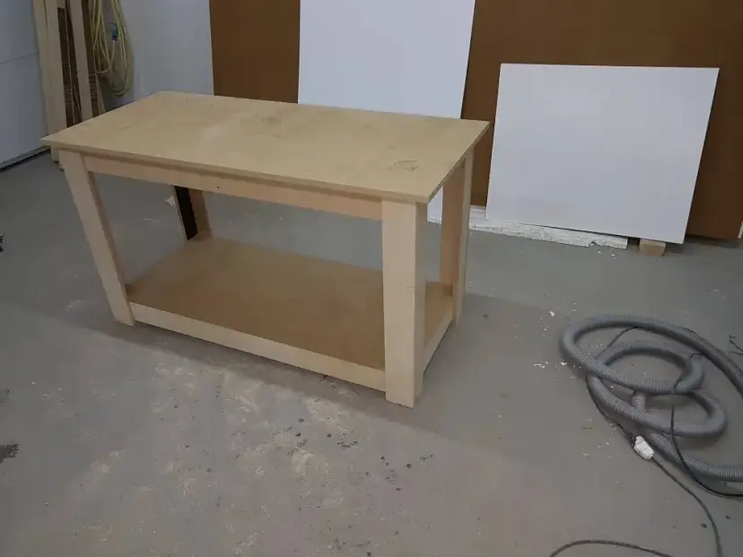 Jaki klej do sklejki? Wybierz najlepszy i klej trwale!