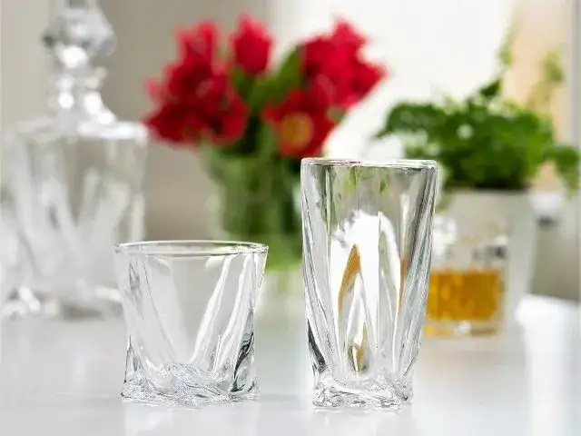 Idealne szklanki do napojów: przewodnik, trendy i praktyczne porady