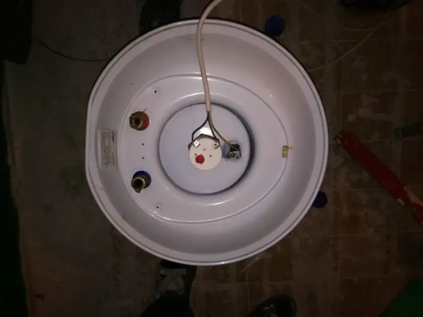 Jak naprawić cieknący bojler - proste sposoby na skuteczną naprawę