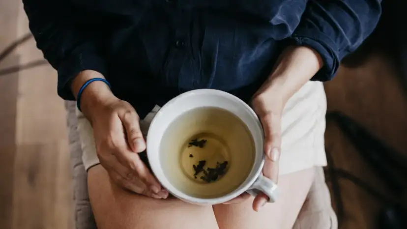 Mdłości? Co pić, by szybko poczuć ulgę! Ziołowe herbaty ratunkowe