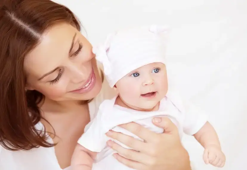 Czy karmić dziecko po ulaniu? Kluczowe informacje dla rodziców