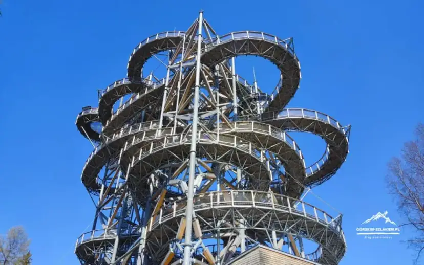 Świeradów-Zdrój: Odkryj atrakcje od Sky Walk po górskie szlaki!