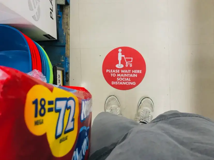 Wzory naklejek DIY: Jak zrobić i wyciąć idealne naklejki?