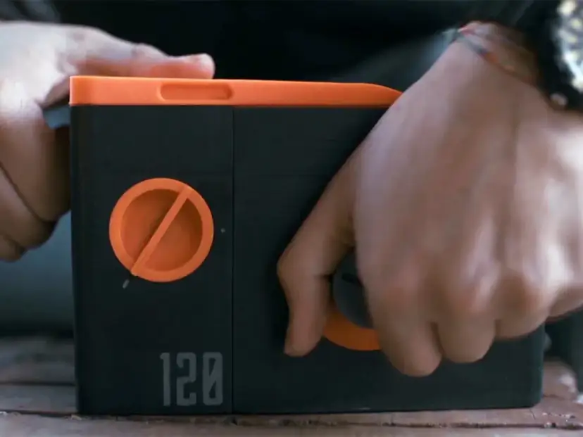 Wywoływanie kliszy w domu: Odkryj magię analogu krok po kroku.