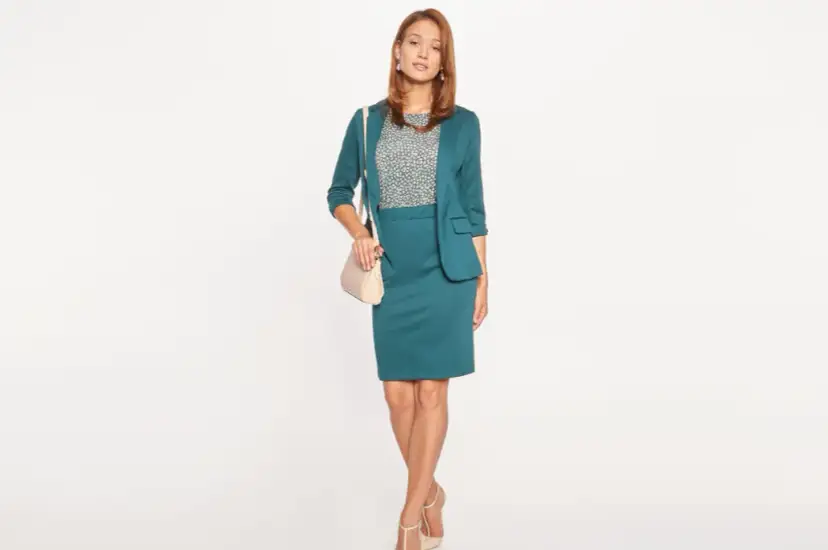 Jaką bluzkę do zdjęcia do dowodu wybrać, aby wyglądać profesjonalnie?