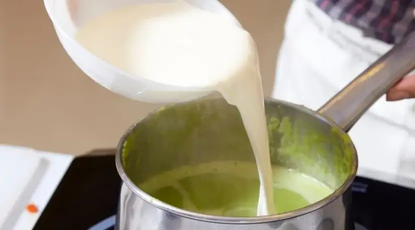 Jak zabielić zupę bez śmietany - proste i zdrowe alternatywy