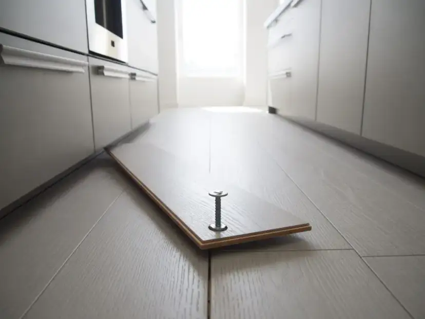 Czy można kłaść panele bez dylatacji? Sprawdź, co musisz wiedzieć