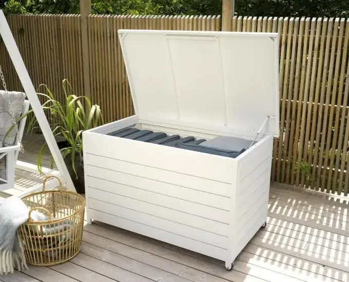 Jak przechowywać poduszki ogrodowe zimą? Praktyczny poradnik