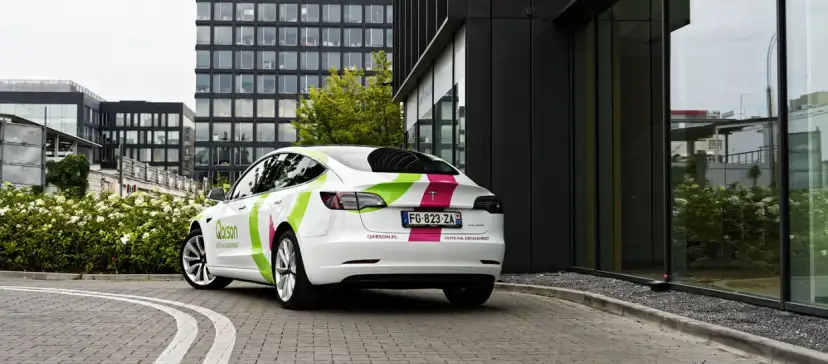 Ile tesla ma do 100 km/h? Zaskakujące osiągi różnych modeli