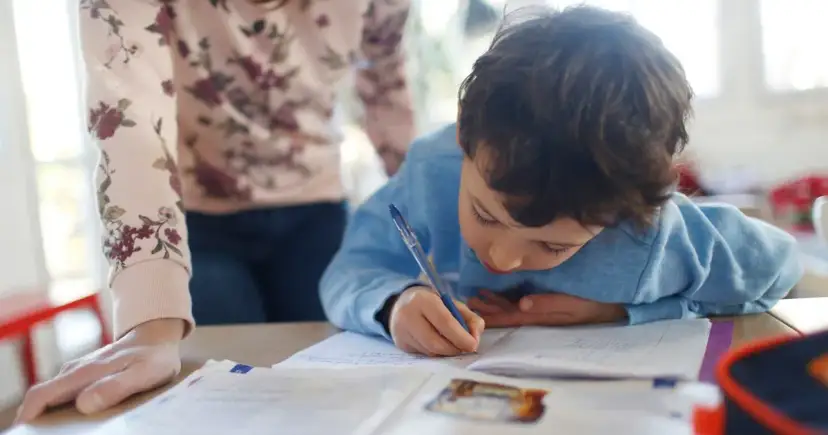 Zeszyt do przyrody w kratkę czy w linię – jaki wybór jest lepszy?
