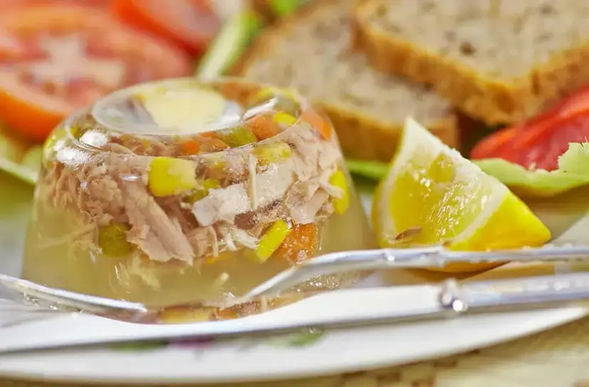 Czy galaretka z kurczaka jest zdrowa? Odkryj jej prawdziwe zalety