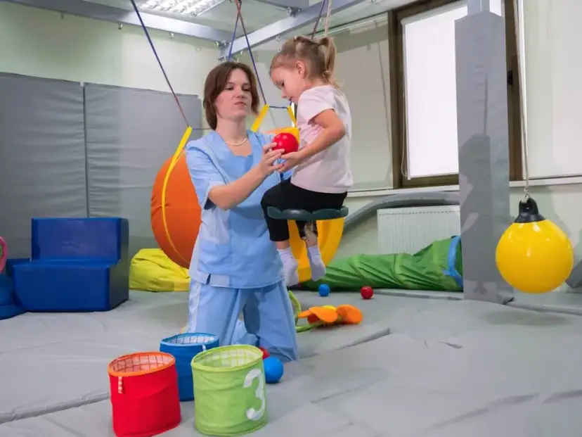 Praca jako terapeuta integracji sensorycznej – oferty i wymagania