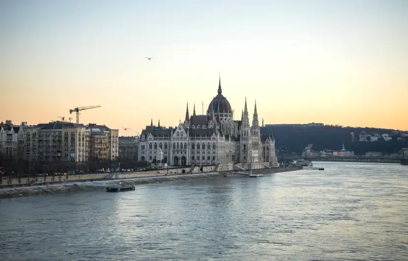 Tanie noclegi w Polsce: Jak oszczędzić 50% na zakwaterowaniu?