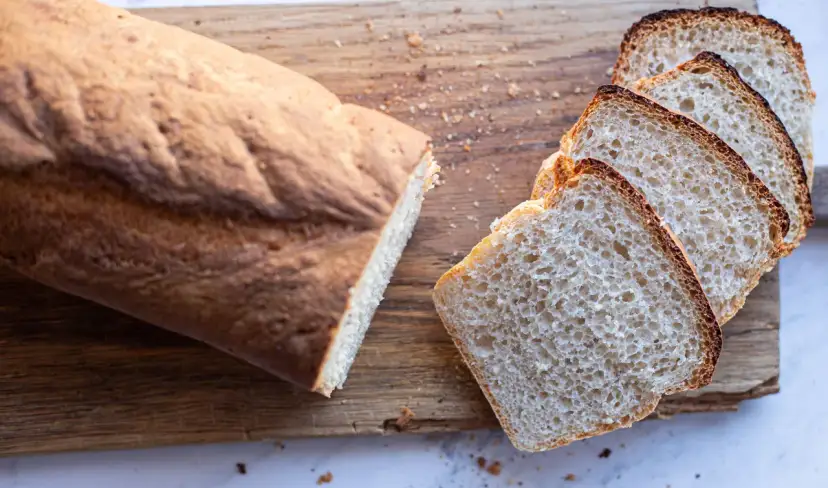 Domowy chleb z piekarnika: Idealny czas, temp. i chrupiąca skórka