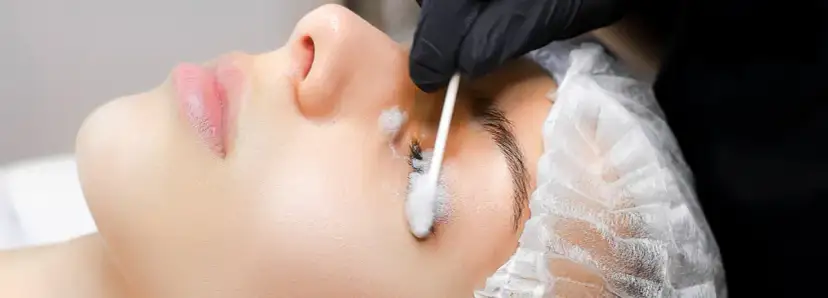 Jak myć przedłużane rzęsy? Praktyczny poradnik krok po kroku