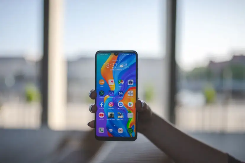 Pojemność baterii Huawei P30 Lite: ile wytrzyma na jednym ładowaniu?