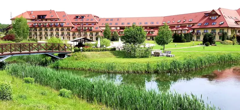 Hotel Ossa ile pokoi - poznaj szczegóły i wybierz idealny nocleg