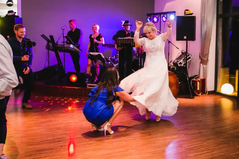 Jak poszerzyć suknię ślubną bez dużych kosztów i stresu