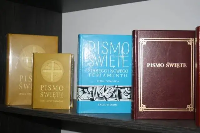 Biblia dla niewidomych: dostępne formaty i wsparcie dla czytelników