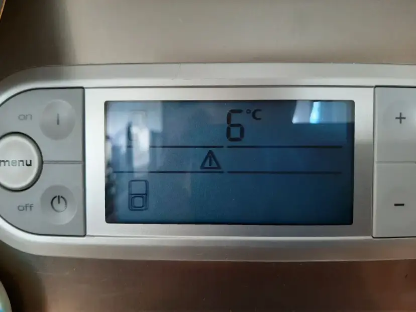 Alarm w lodówce LG: Jak wyłączyć i co robić, gdy dzwoni?