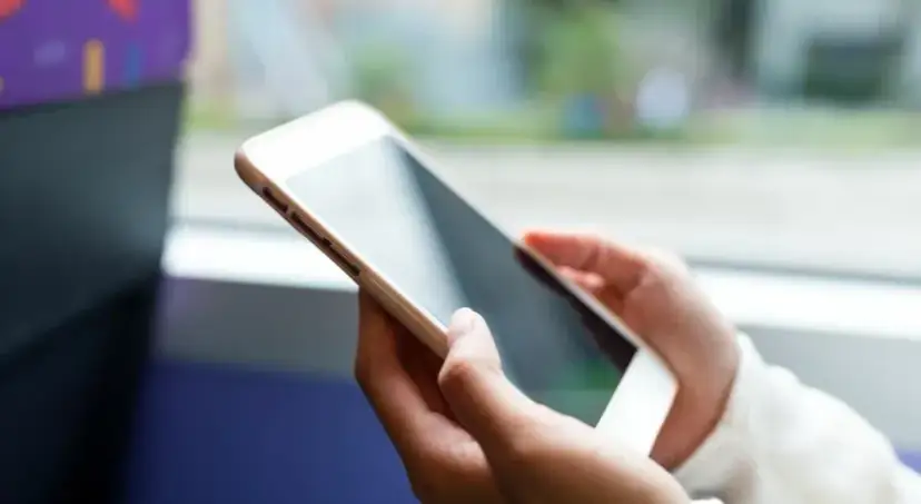 Ile można zarobić na reklamach w aplikacji? Fakty i strategie