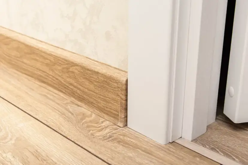 Listwy przypodłogowe: Jaki kolor wybrać? Porady i trendy