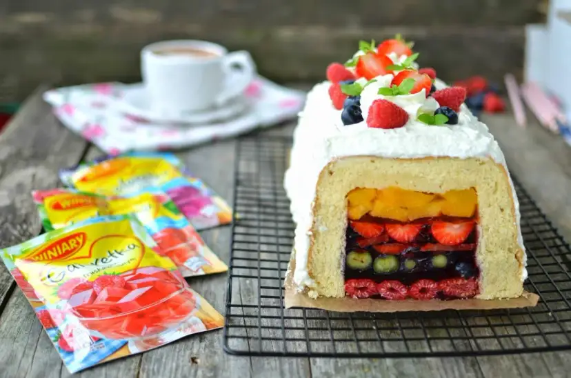 Kolorowa galaretka warstwowa: Przepis na idealne warstwy bez wpadek!