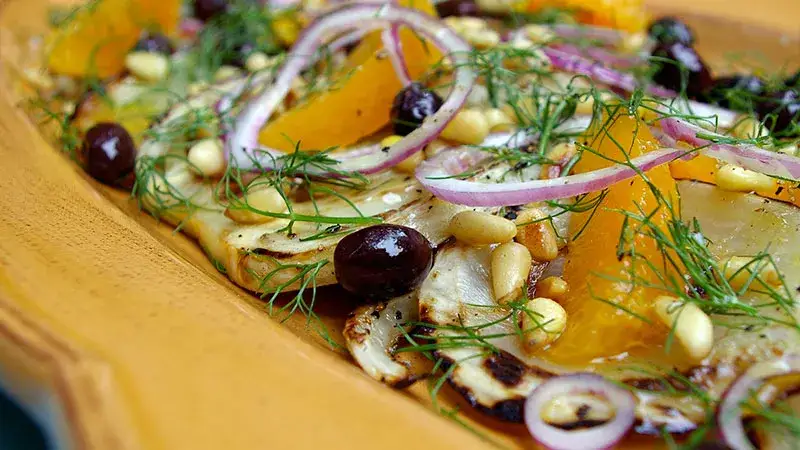 Fenkuł sałatka - Przepis na świeżą i chrupiącą sałatkę z fenkułem