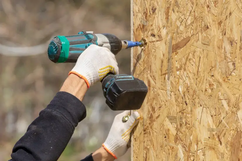 Płyty OSB co to jest: Kluczowe informacje o ich właściwościach i zastosowaniu