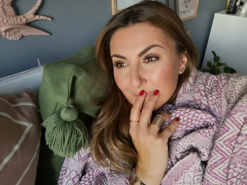 Manicure hybrydowy krok po kroku: Perfekcja w domu bez błędów!