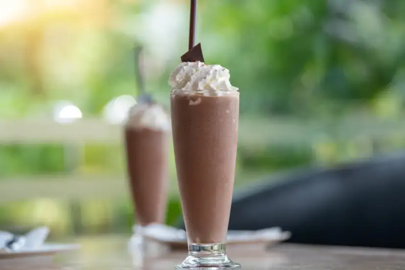 Jak zrobić shake czekoladowy bez lodów i cieszyć się smakiem zdrowia