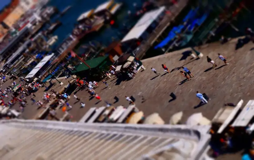 Aparat Hassa? Odkryj Tilt-Shift: Efekt miniatury i proste budynki