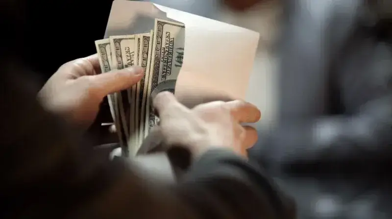 Zarobki elektryka w USA: Ile naprawdę zarobisz?