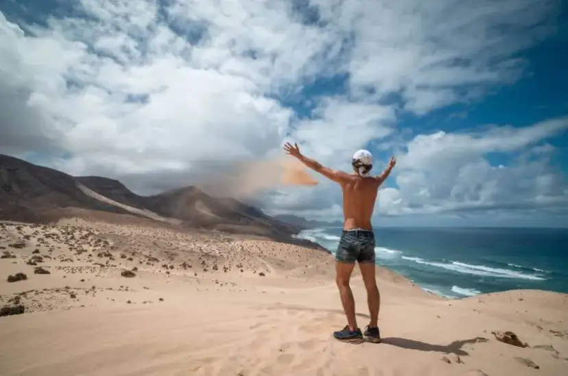 Ile trwa lot na Fuerteventurę z Warszawy? Odkryj prawdziwy czas podróży