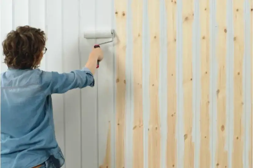 Jaką farbą pomalować boazerię na biało, aby uzyskać idealny efekt?