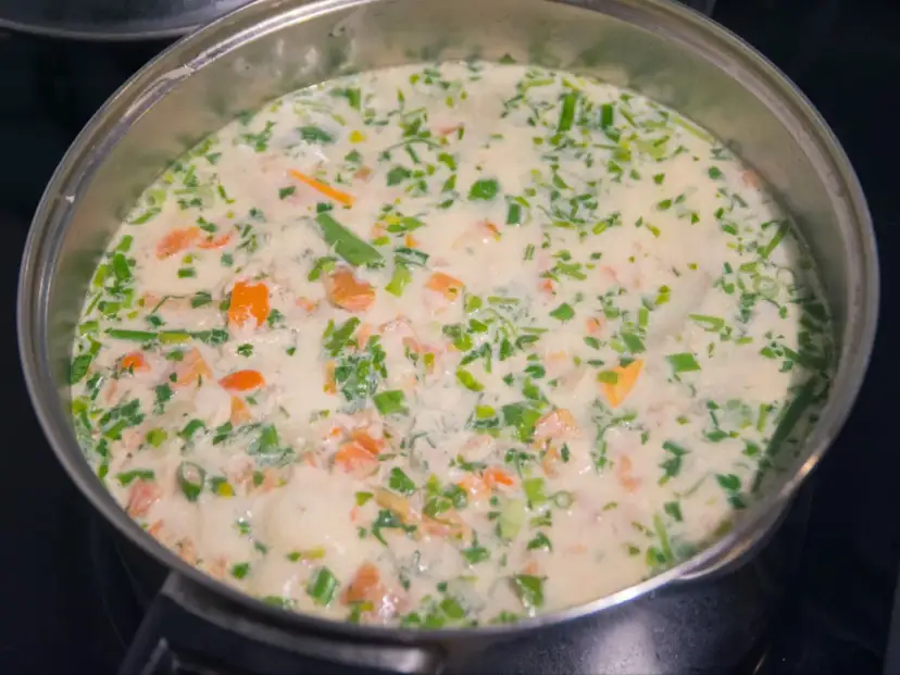 Nigdy więcej zważonej śmietany! Proste triki do kremowej zupy.