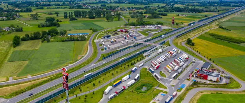 Gdzie zjeść przy autostradzie A2? Najlepsze miejsca na trasie