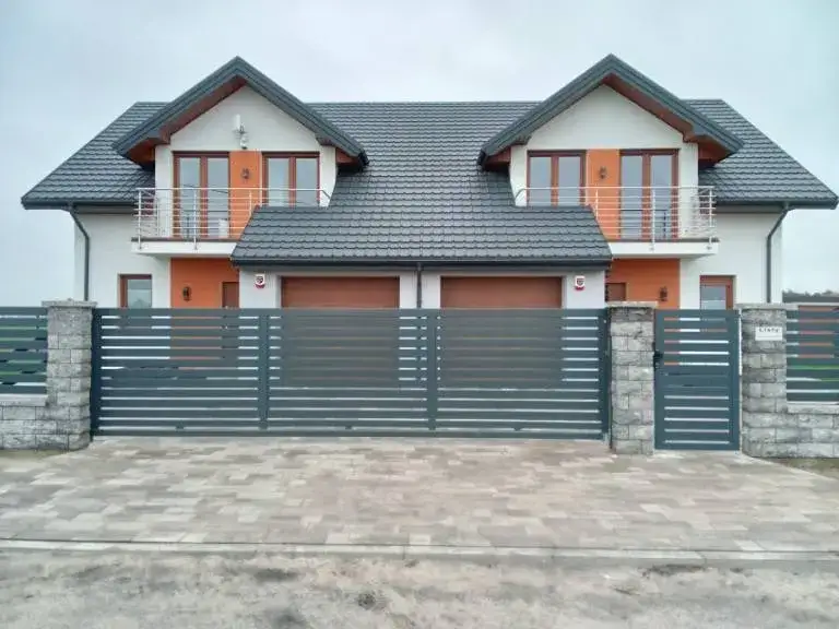 Ogrodzenie czy trzeba zgłaszać? Sprawdź przepisy i uniknij problemów